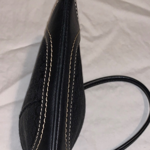 COACH  Black Signature Canvas Wristlet 🖤 - Like New! - Picture 9 of 11